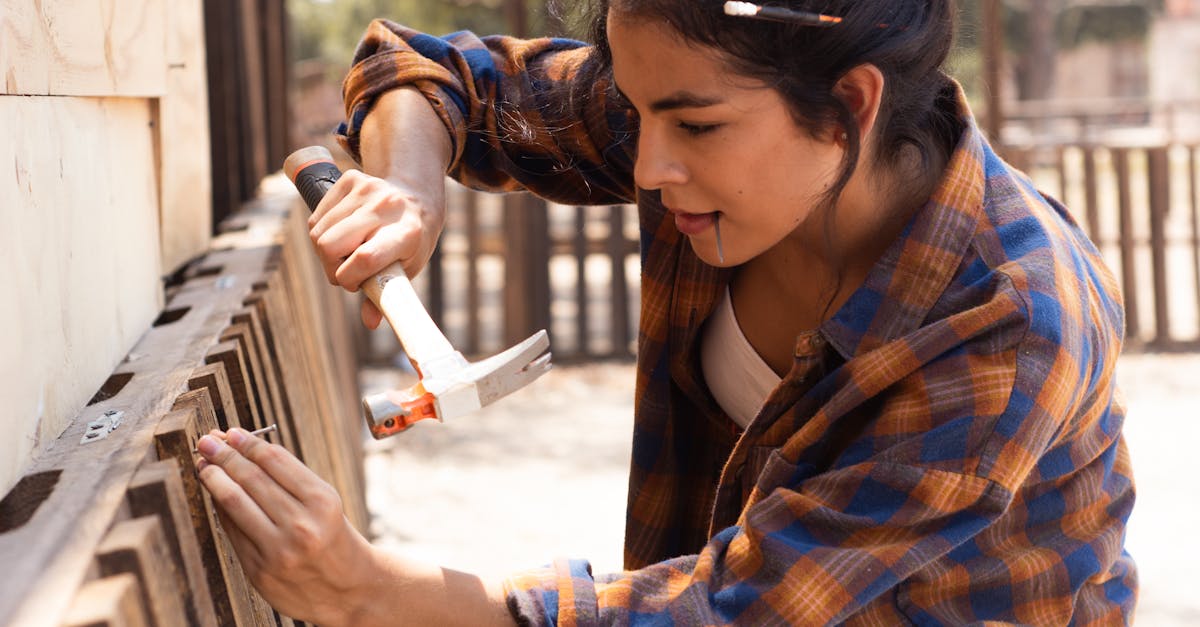 How to easily remove fence panels?