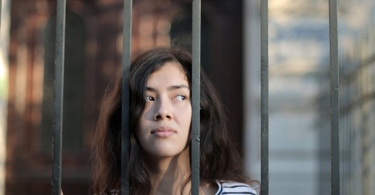 How to fix a dragging gate?